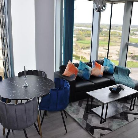 Stunning 2 Bedroom Apt Milton Keynes Eksteriør bilde